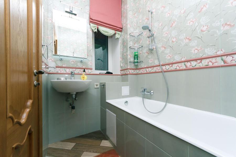 Three-Room Apartments At The Polytechnic Institute キエフ エクステリア 写真