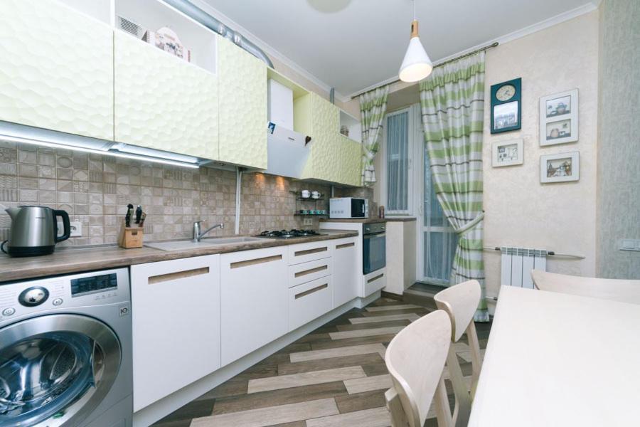 Three-Room Apartments At The Polytechnic Institute キエフ エクステリア 写真